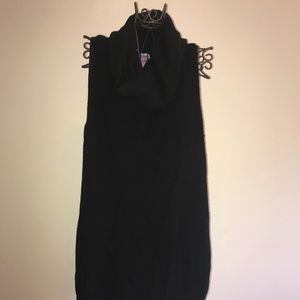 No sleeve turtle neck sweater